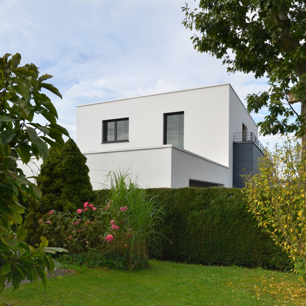 BUCHER | HÜTTINGER – ARCHITEKTUR INNEN ARCHITEKTUR  - moderne Villa Bauhausstil, Einfamilienhaus Holzhaus Plusenergiehaus Erlangen Nürnberg