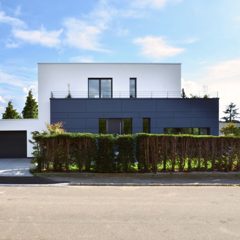 BUCHER | HÜTTINGER – ARCHITEKTUR INNEN ARCHITEKTUR  - moderne Villa Bauhausstil, Einfamilienhaus Holzhaus Plusenergiehaus Erlangen Nürnberg