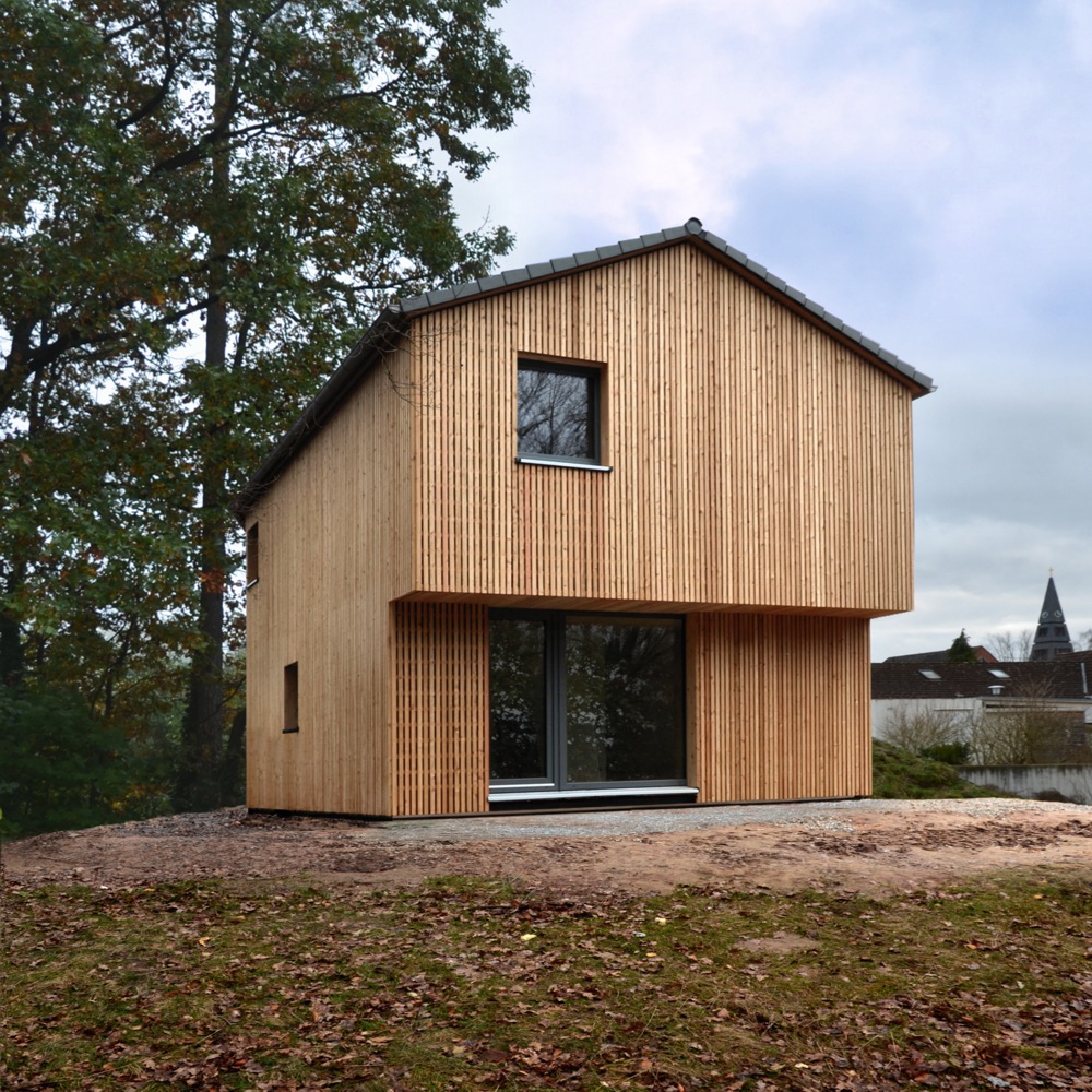 BUCHER | HÜTTINGER – ARCHITEKTUR INNEN ARCHITEKTUR - Ökologisches Holzhaus, Architektenhaus Forcheim Bayreuth Oberfranken, Einfamilienhaus Effizienzhaus 40 Plus, Holzbau, Plusenergiehaus, Holz