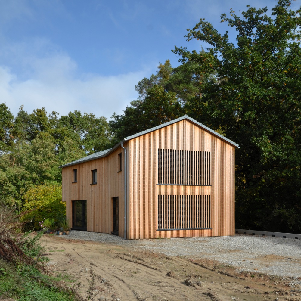 BUCHER | HÜTTINGER – ARCHITEKTUR INNEN ARCHITEKTUR - Ökologisches Holzhaus, Architektenhaus Forcheim Bayreuth Oberfranken, Einfamilienhaus Effizienzhaus 40 Plus, Holzbau, Plusenergiehaus, Holz