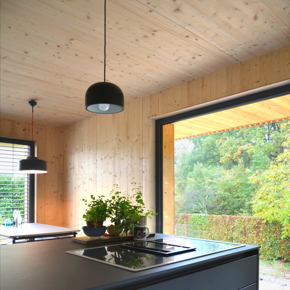 BUCHER | HÜTTINGER – ARCHITEKTUR INNEN ARCHITEKTUR - Ökologisches Holzhaus, Architektenhaus Forcheim Bayreuth Oberfranken, Einfamilienhaus Effizienzhaus 40 Plus, Holzbau, Plusenergiehaus, Holz