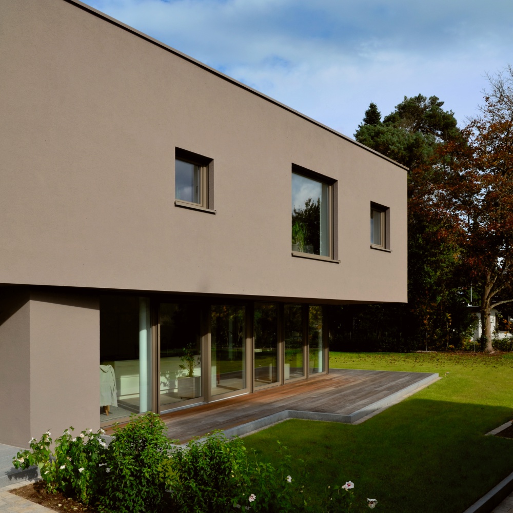 BUCHER | HÜTTINGER – ARCHITEKTUR INNEN ARCHITEKTUR - Architektenhaus Forcheim Oberfranken, Einfamilienhaus Effizienzhaus 40 Plus, Villa Bauhausstil, Plusenergiehaus 