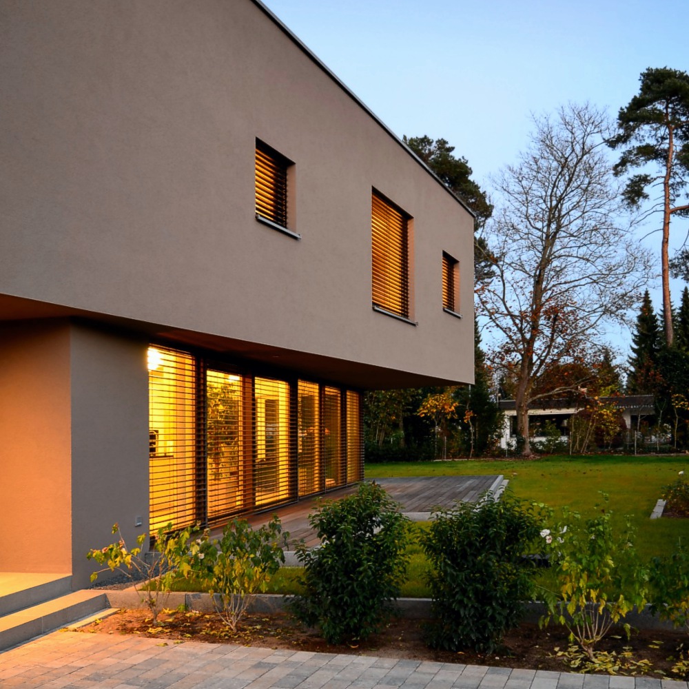 BUCHER | HÜTTINGER – ARCHITEKTUR INNEN ARCHITEKTUR - Architektenhaus Forcheim Oberfranken, Einfamilienhaus Effizienzhaus 40 Plus, Villa Bauhausstil, Plusenergiehaus 